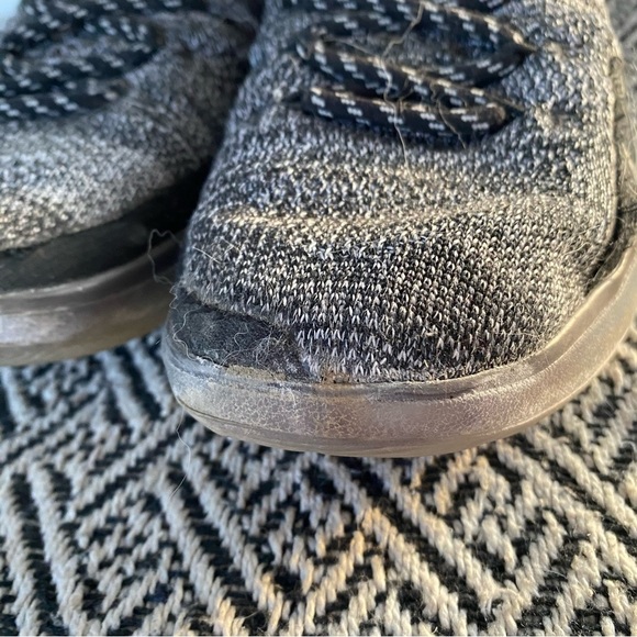 Nike Black and Gray Athletic Shoes Zoom KD 11 Size 8 - Picture 5 of 10